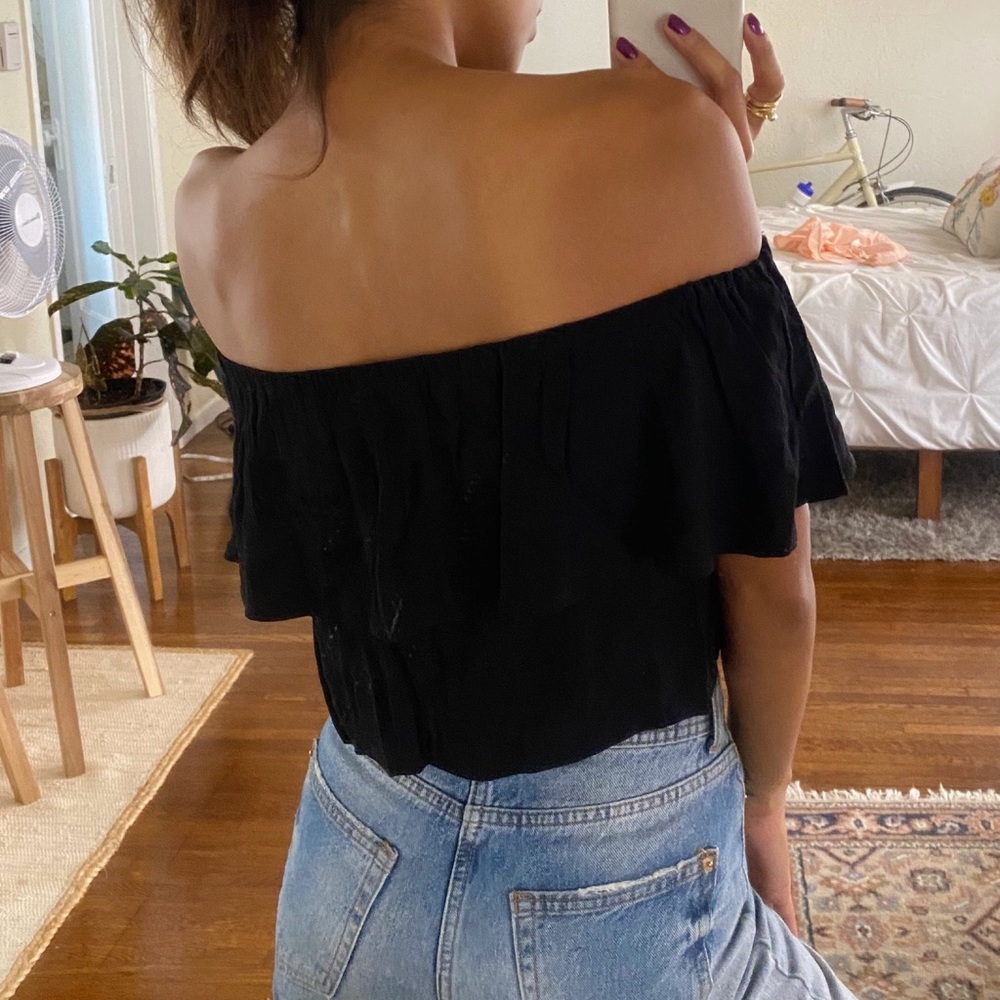 Off-the-Shoulder Ruffle Top - Picture 2 of 4